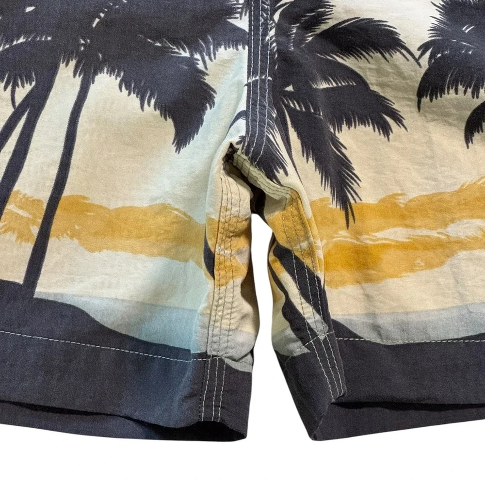 Tommy Bahama Mens LARGE‎ Palm Tree Print Swim Trunks Mesh Lined Pocket Shorts